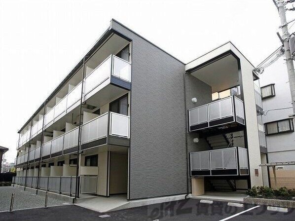 レオパレスNEW BROADの物件外観写真